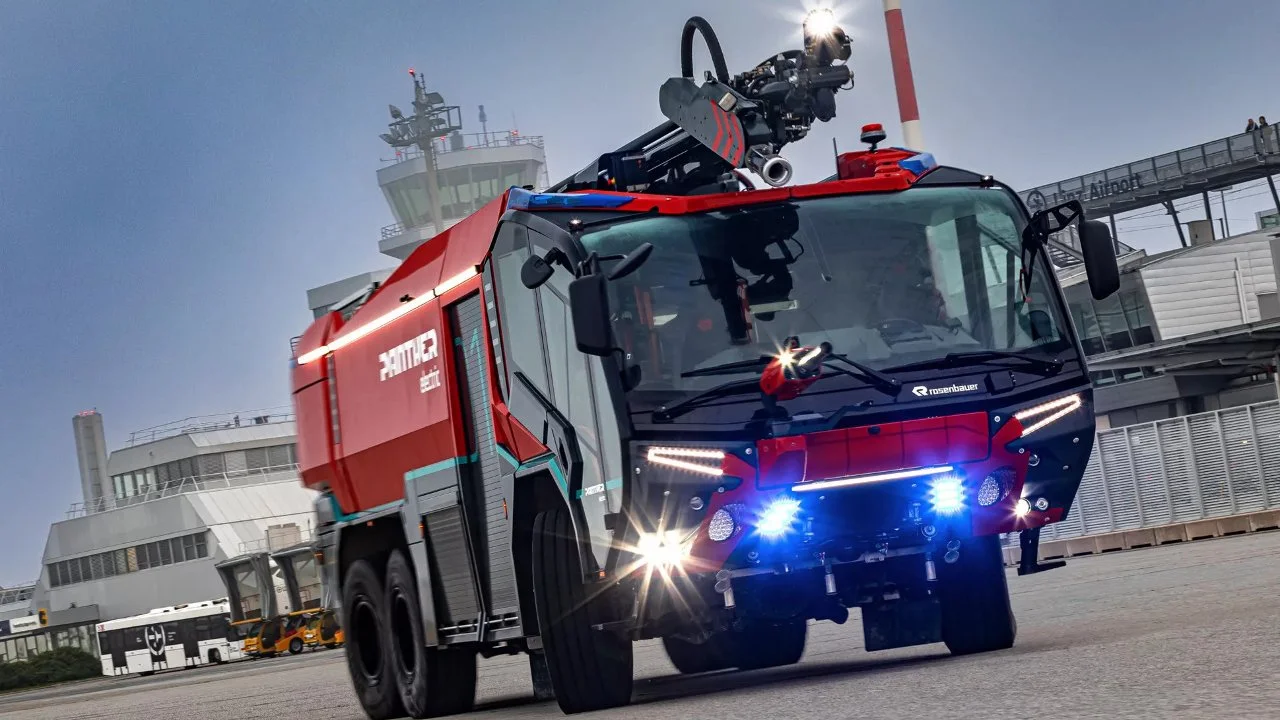 Este camión de bomberos eléctrico es genial