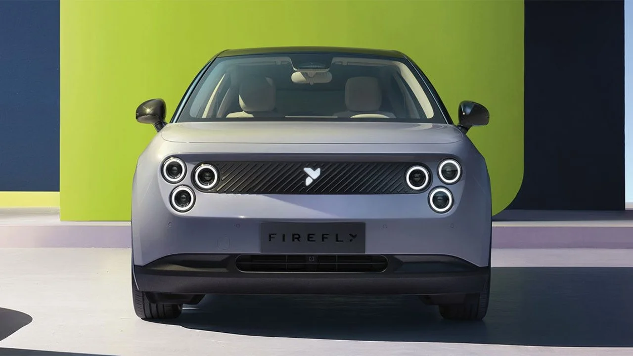 Este pequeño coche eléctrico es tan mono que me lo comería