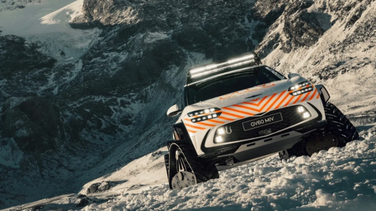 El Genesis GV60 de Rescate en Montaña: Cuando lo Práctico se Encuentra con lo Elegante