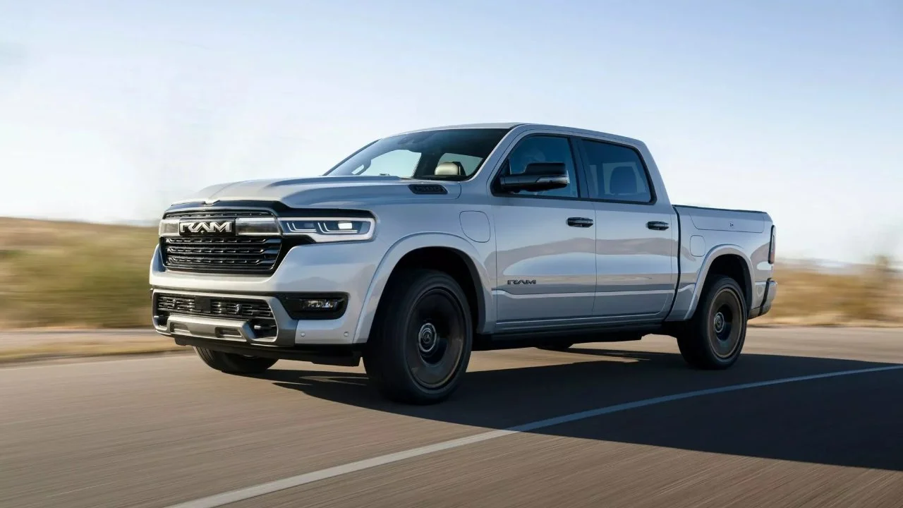 Especificaciones oficiales de la Ram Ramcharger revelan menos potencia pero la misma autonomía