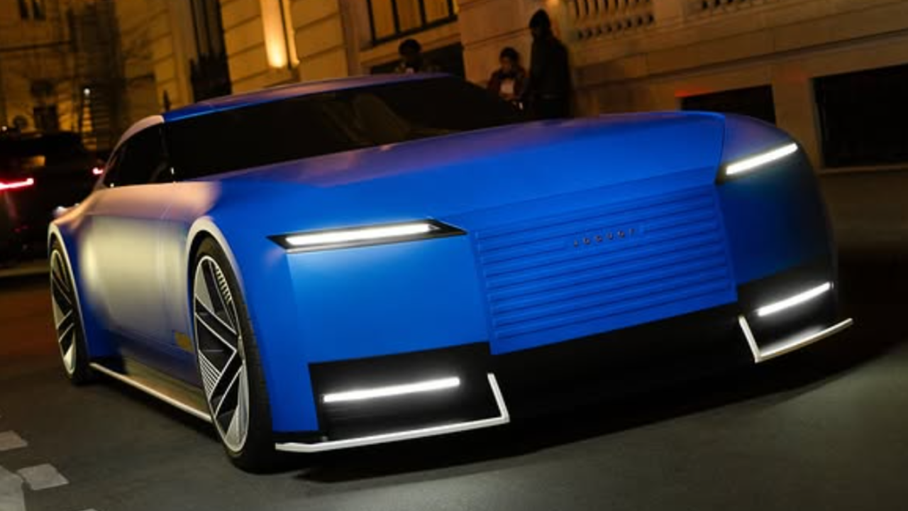 ¿Trueno Azul o Desastre Azul? La Rareza Eléctrica de Jaguar Llega a París.