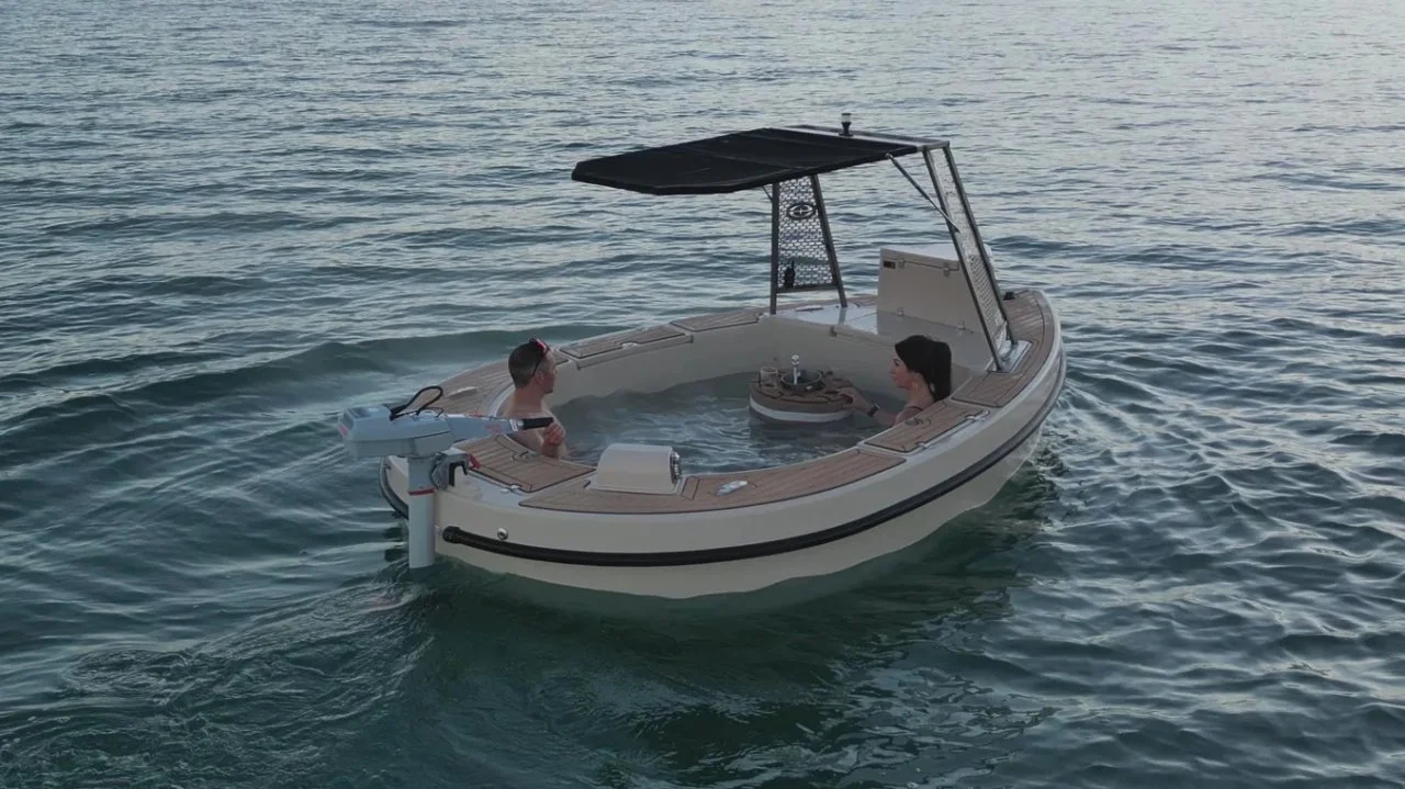 Cuando tu Jacuzzi Desarrolla Patas de Marinero (Y un Motor)