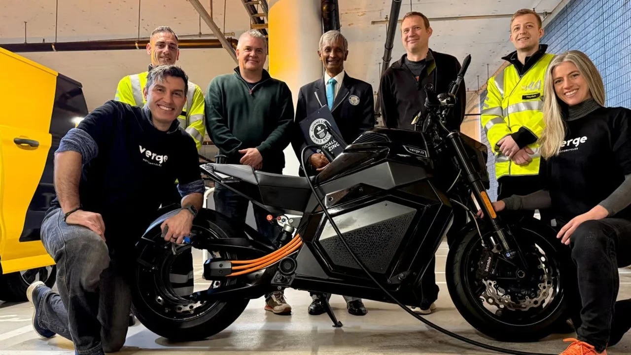 Una Moto Eléctrica Va Más Allá… Y Mucho Más