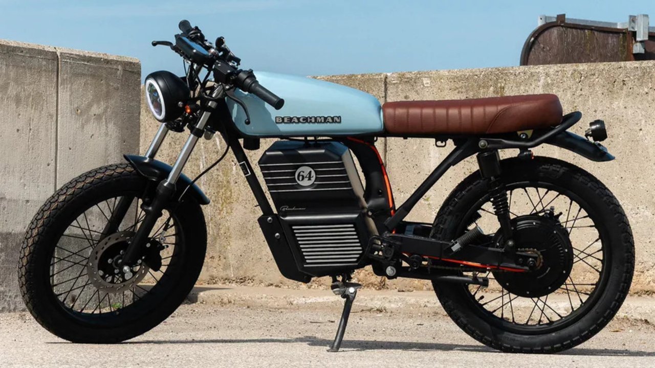 Ruedas Geniales, Velocidades Lentas – Esta Bicicleta Eléctrica Cree que es una Viajera del Tiempo