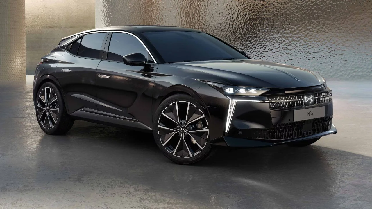 El DS N°4 Eléctrico: Très Chic, Très Électrique
