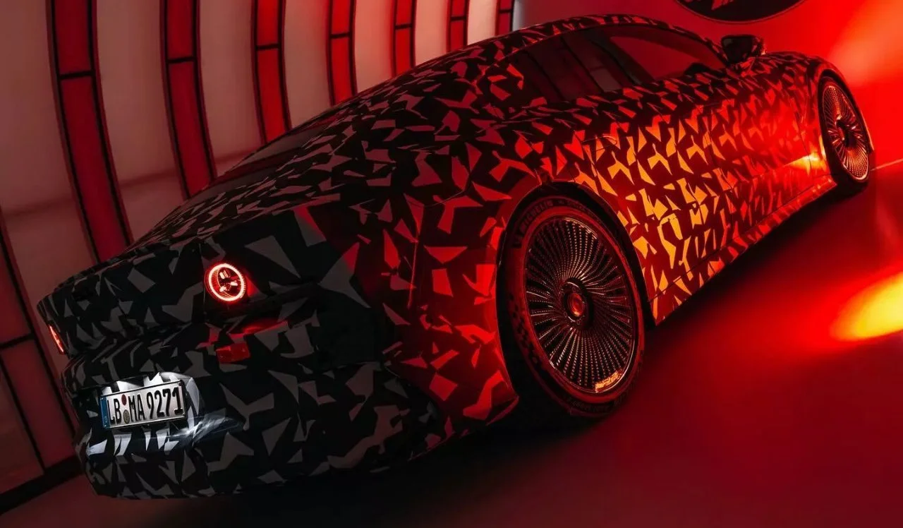 Mercedes-AMG se Conecta al Futuro y Anticipa un Contendiente Eléctrico para el Taycan