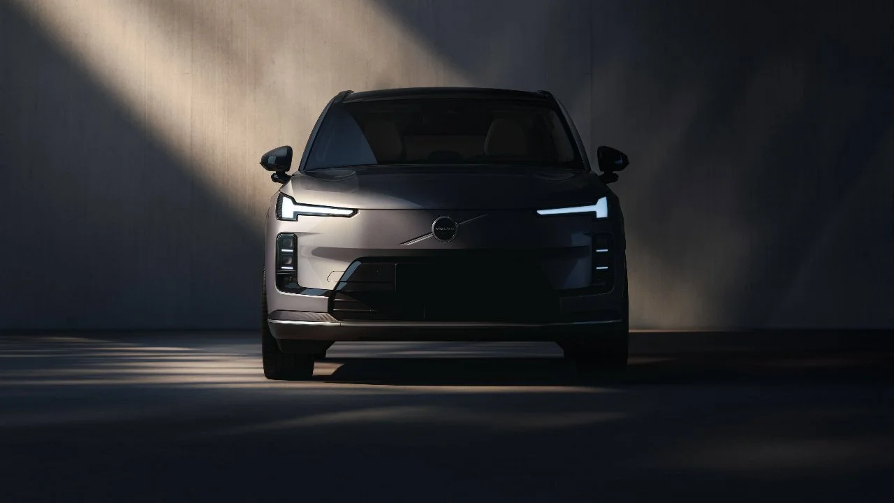 Volvo XC70 Híbrido Enchufable: El Retorno Electrificante de un Ícono