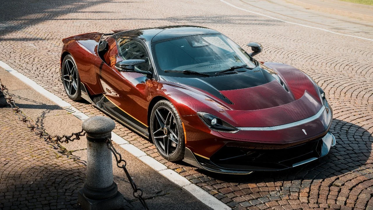 El Salvaje Battista de Pininfarina Entona su Eléctrico Canto de Cisne