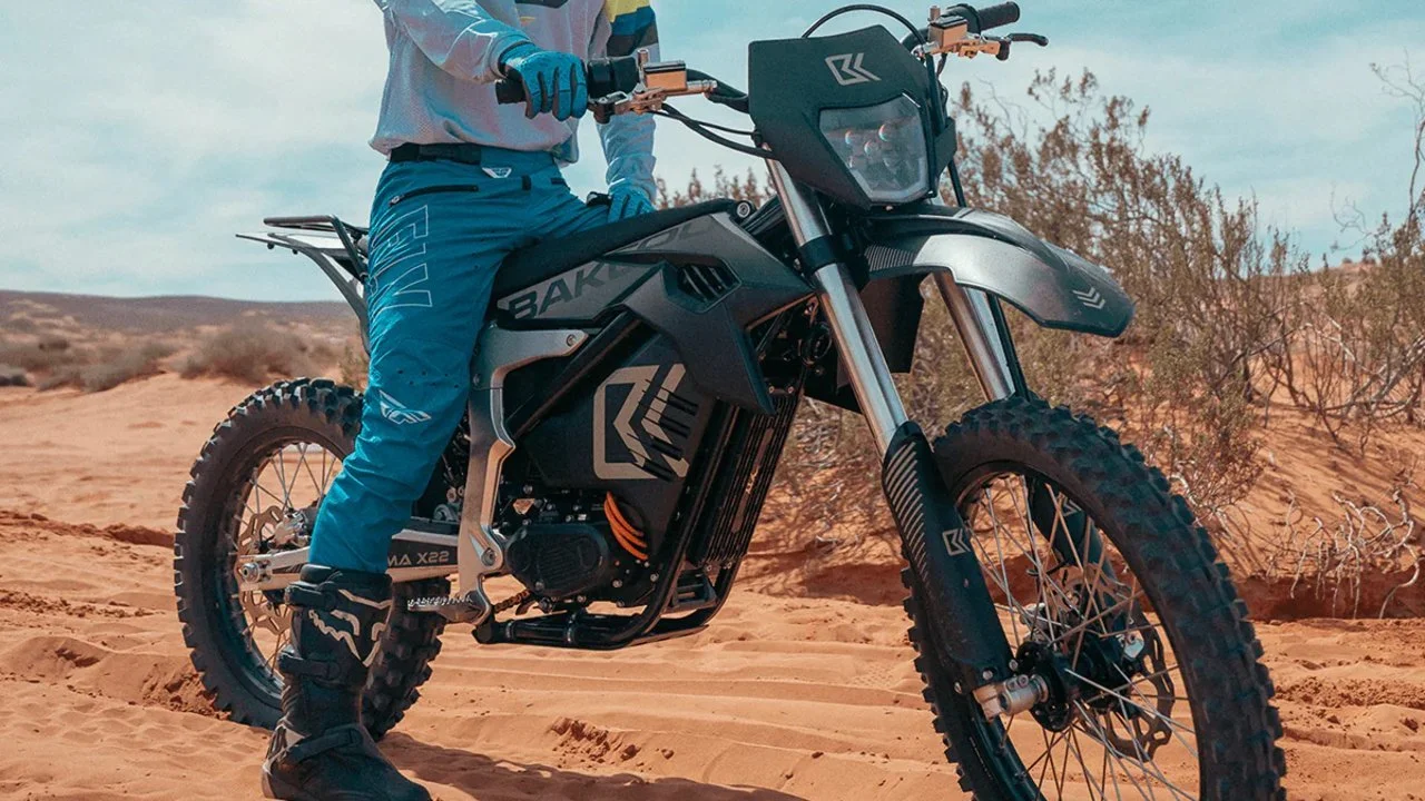 Esta Nueva Moto de Cross Eléctrica es Tan Silenciosa que Sentirás Cómo te Tiemblan las Rodillas…