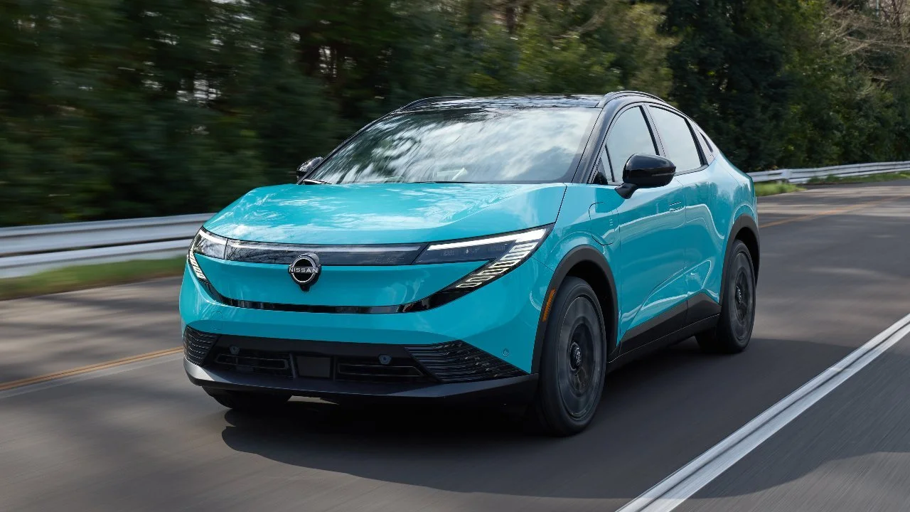 Oh, miren lo que trajo el gato eléctrico: el nuevo Leaf, que definitivamente no es un hatchback