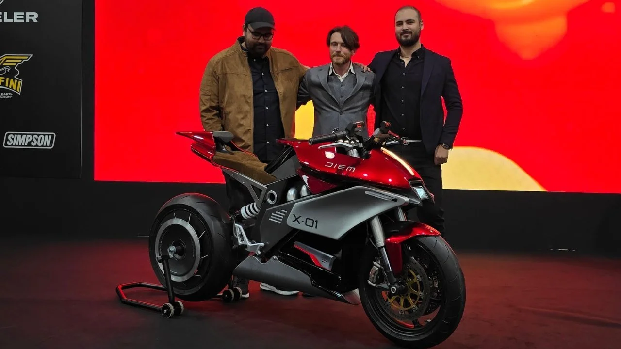 ¿Otra motocicleta eléctrica? Ah, está bien, esta es bonita