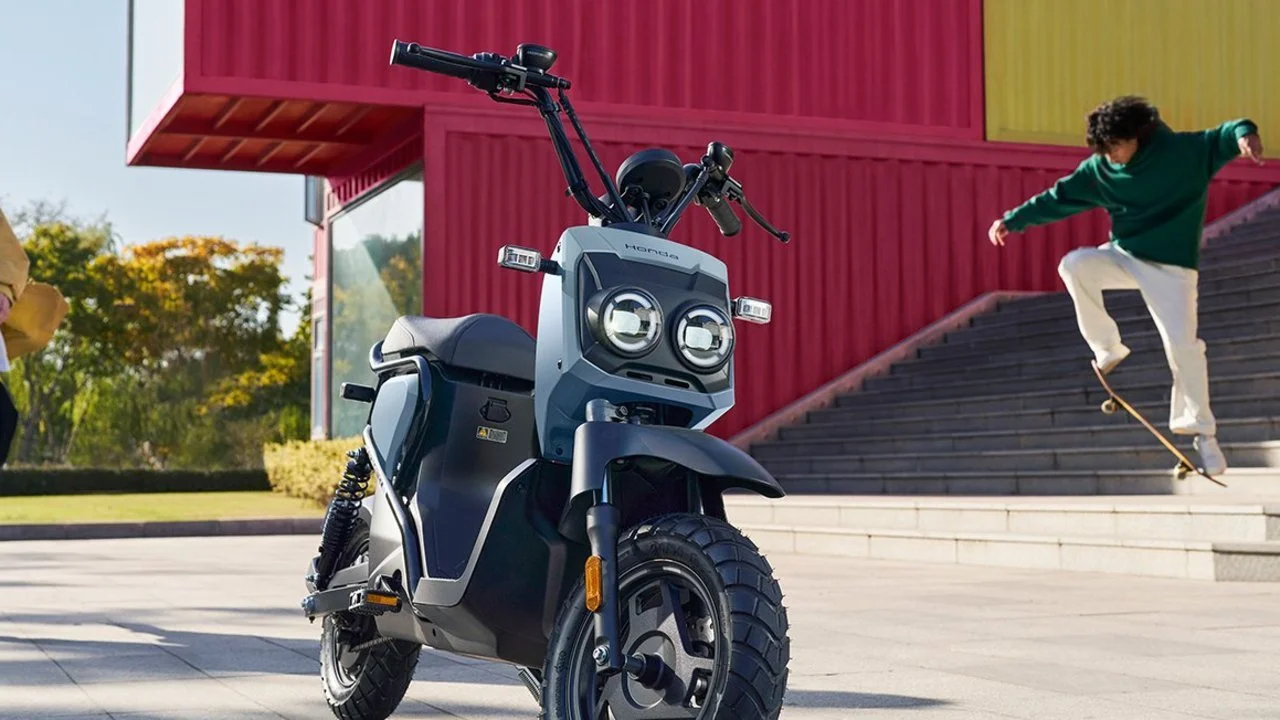 La Diminuta Ruckus Eléctrica de Honda que No Podemos Tener