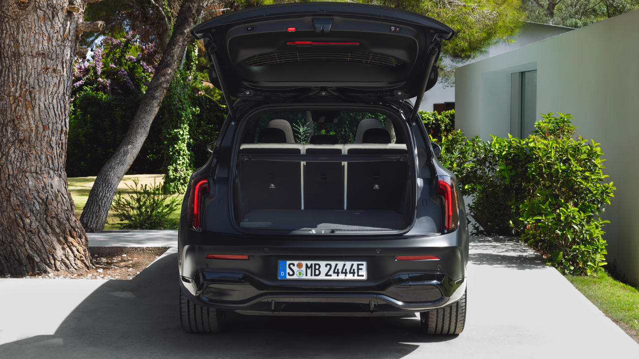   Image Credit: Mercedes-Benz.  